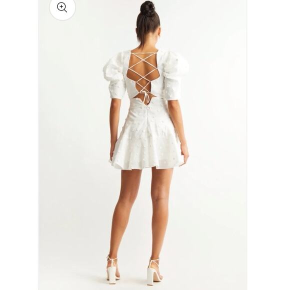 HELEN O’CONNOR paper daisy white 3d embellished crop top + mini Skirt Set XS NEW - Picture 2 of 10